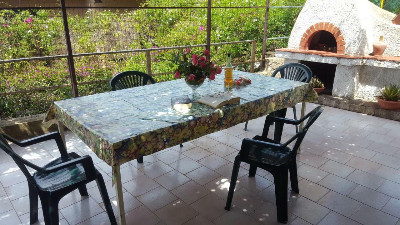 Magomadas Appartamento Bouganville מראה חיצוני תמונה